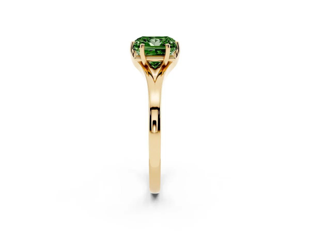 Fancy Green Princess Cut Solitaire Diamond Ring with Six-Prong Setting and Tapered Band Yellow gold