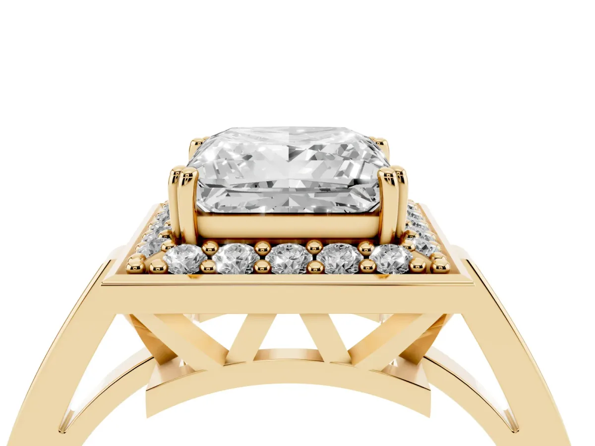 Princess Cut Diamond Halo Ring with Split Shank and Four-Prong Setting Yellow gold