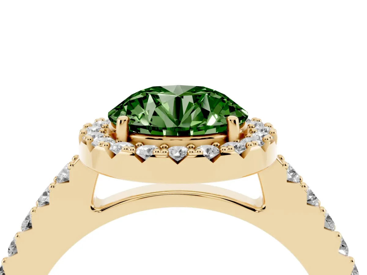 Fancy Green Round Cut Halo Diamond Pavé Solitaire Ring Yellow gold