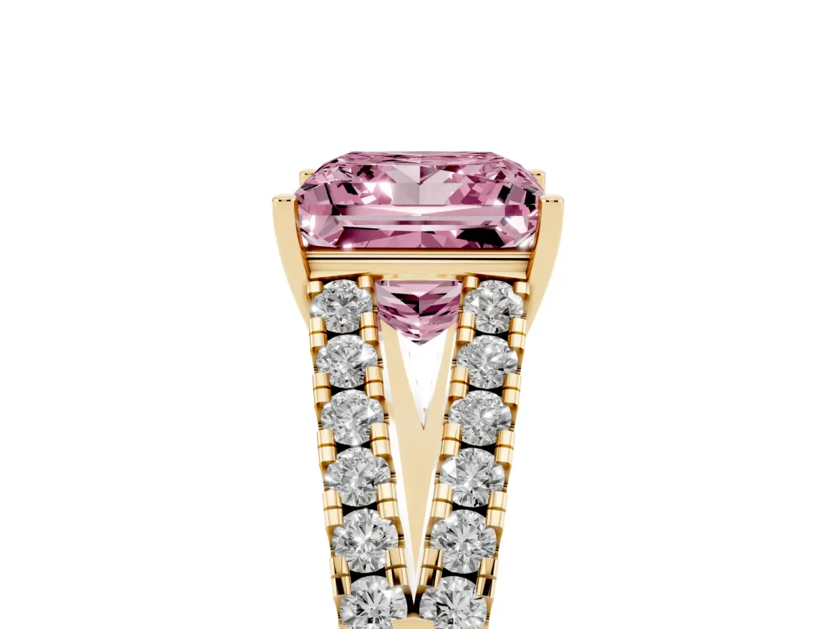 Fancy Pink Princess Cut Diamond Split Shank Pavé Engagement Ring with Four-Prong Setting Yellow gold