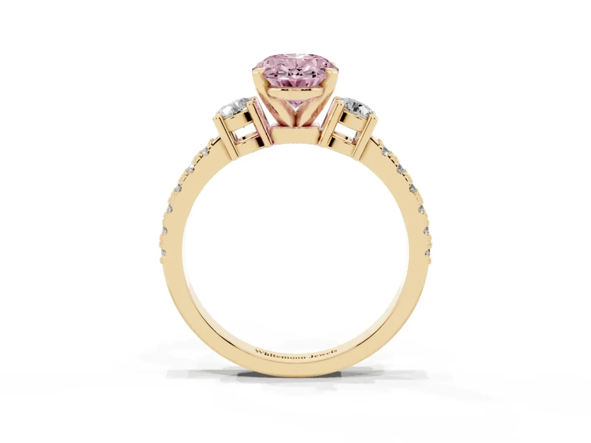 Fancy Pink Oval Cut Three-Stone Diamond Pavé Band with Prong Setting Yellow gold