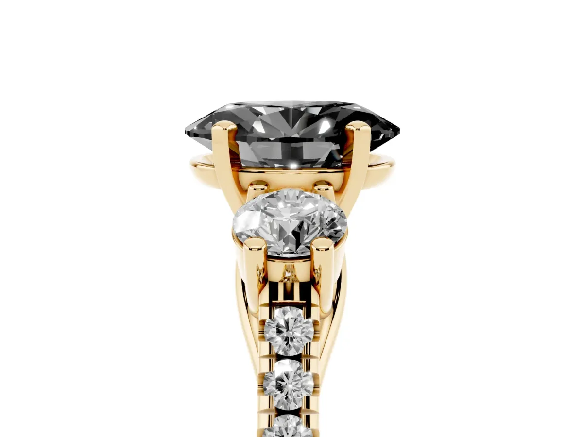 Fancy Black Three-Stone Oval Cut Diamond Pavé Band with Four-Prong Setting Yellow gold
