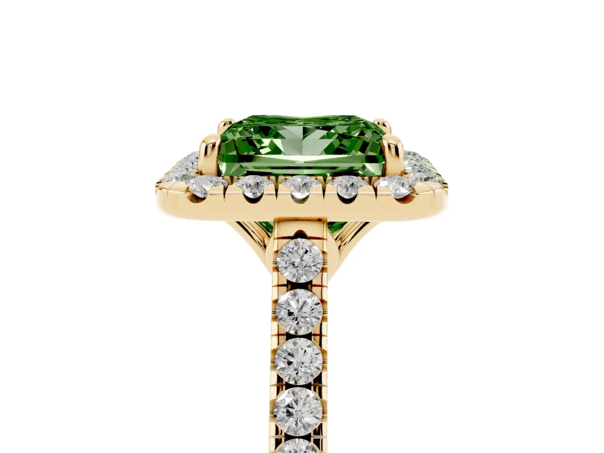 Fancy Green Princess Cut Halo Pavé Diamond Engagement Ring with Four-Prong Setting Yellow gold
