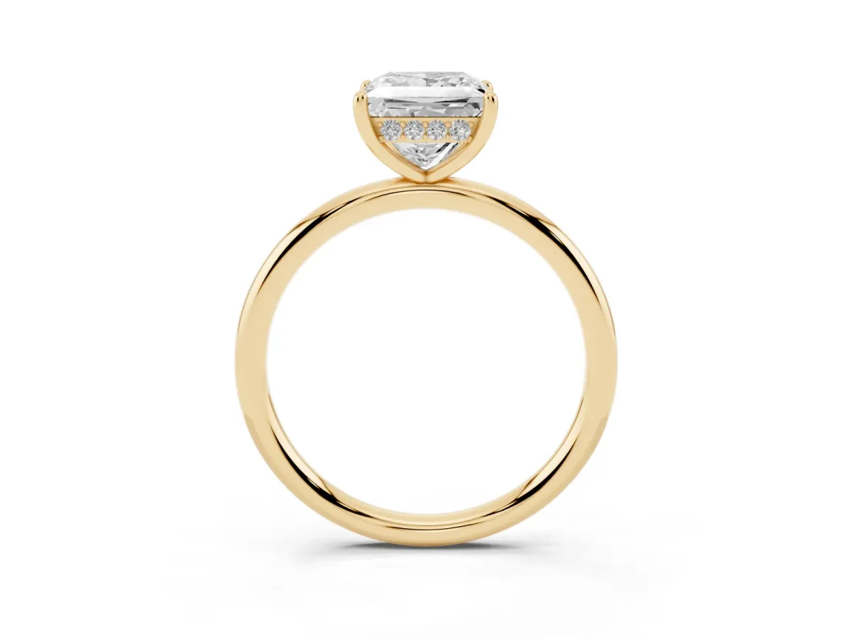 Princess Cut Solitaire Diamond Ring with a Classic Band and Four-Prong Setting Yellow gold