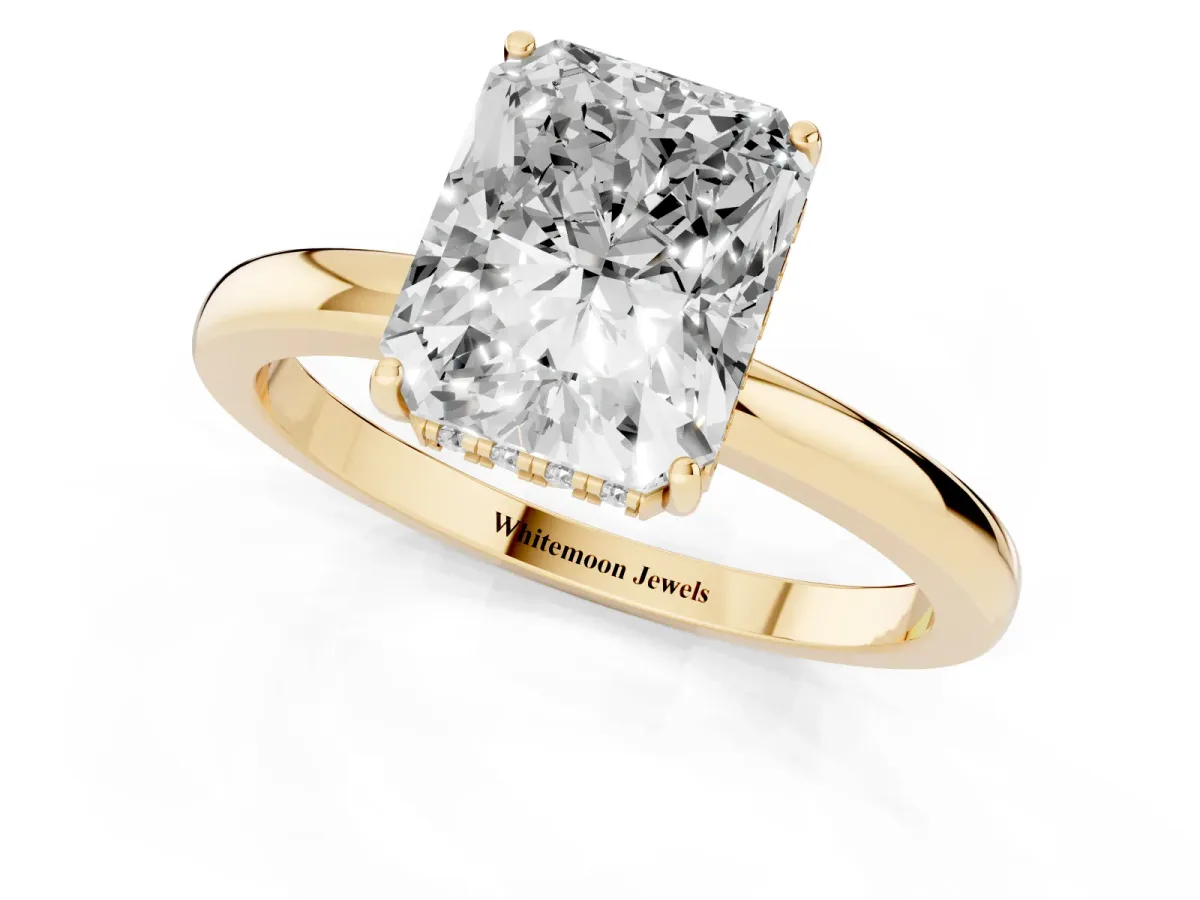 Radiant Cut Solitaire Diamond Ring with Prong Setting and Plain Band Yellow gold