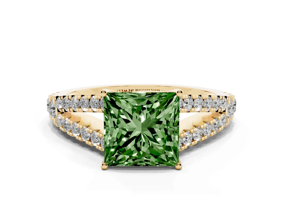 Fancy Green Princess Cut Diamond Split Shank Pavé Engagement Ring with Four-Prong Setting Yellow gold