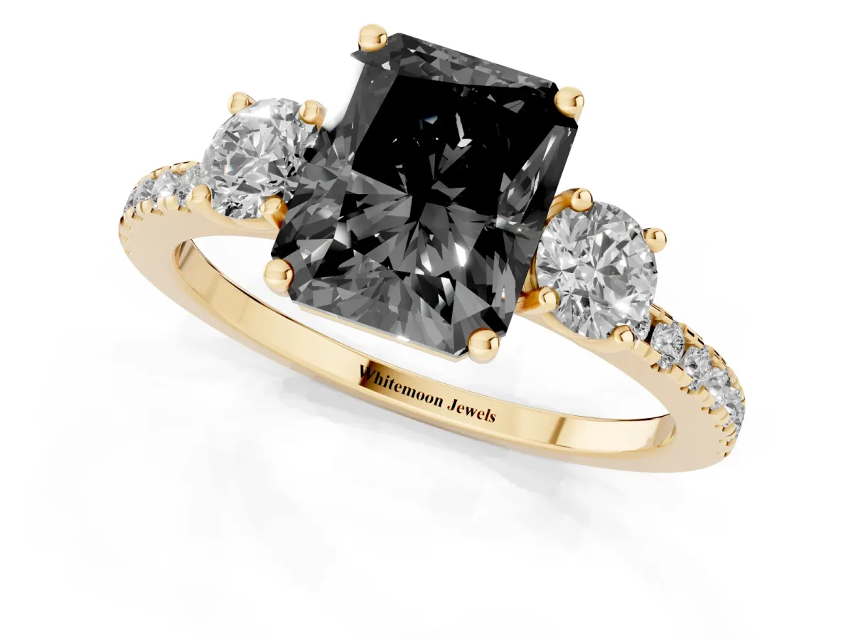 Fancy Black Three-Stone Radiant Cut Cut Diamond Pavé Band with Prong Setting Yellow gold