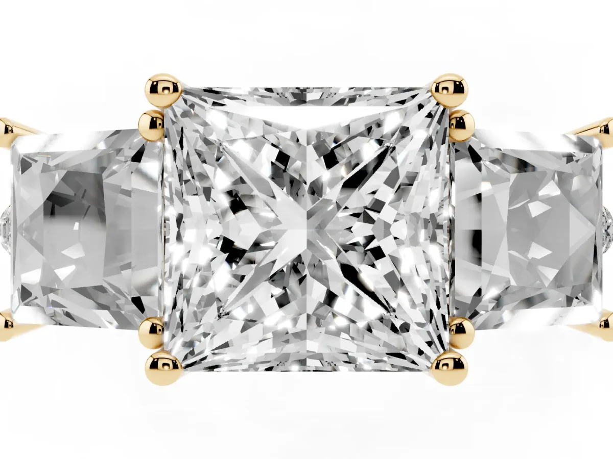 Three-Stone Princess Cut Diamond Ring with Round Pavé Band and Prong Setting Yellow gold