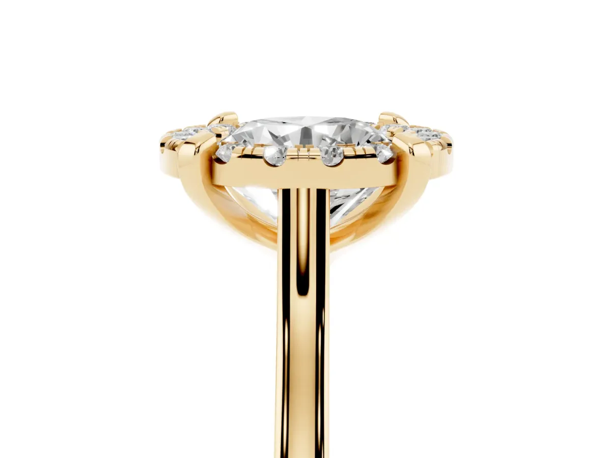 Round Cut Diamond Cluster Halo Solitaire with Four-Prong Setting Yellow gold