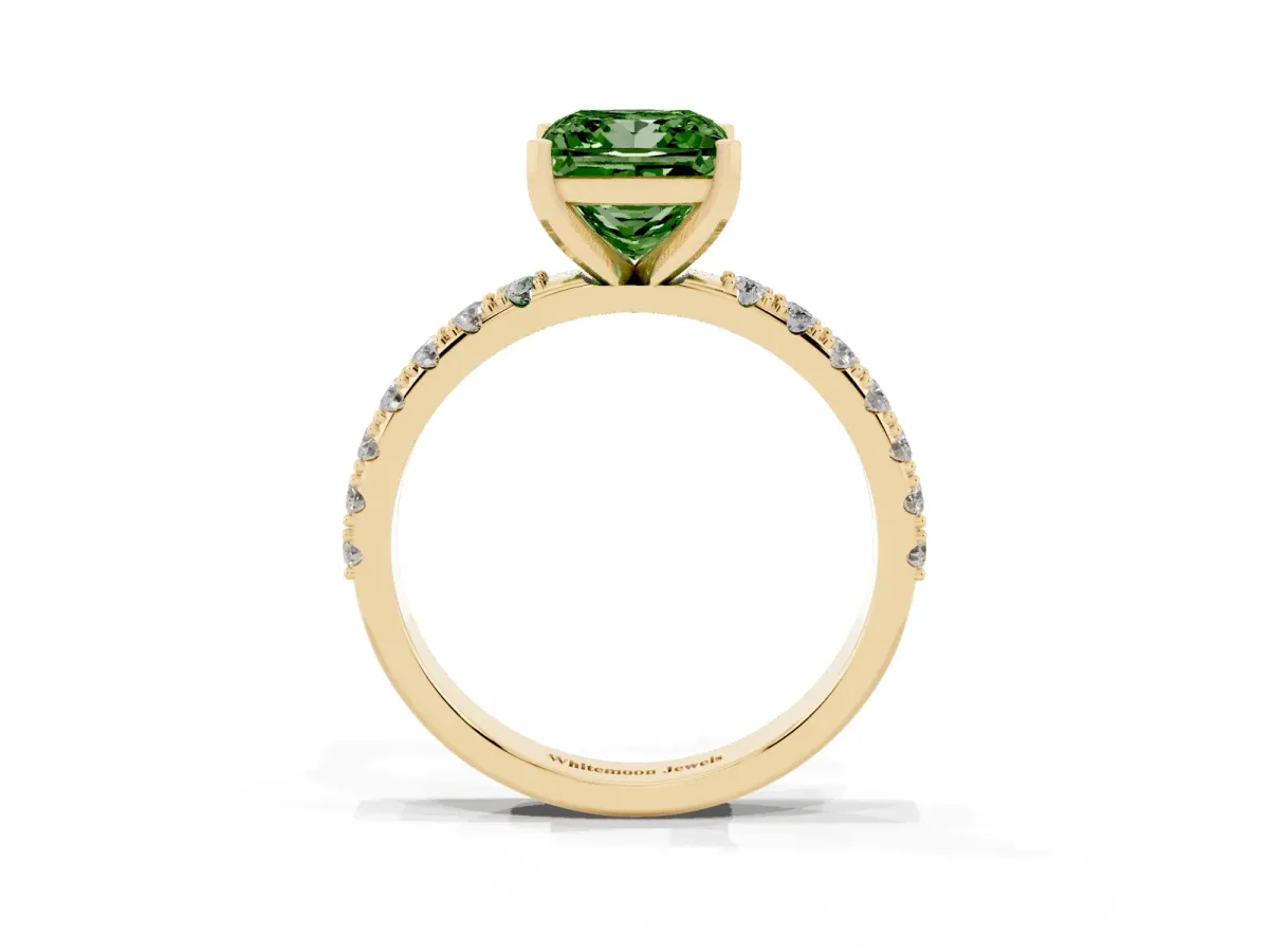Fancy Green Princess Cut Diamond Solitaire Pavé Band with Four-Prong Setting Yellow gold