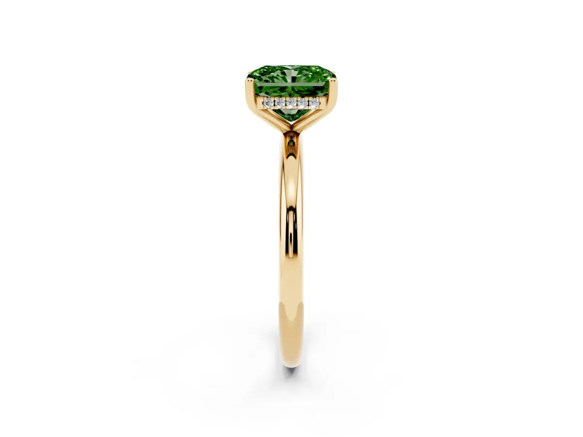 Fancy Green Radiant Cut Cut Solitaire Engagement Ring with Four-Prong Setting and Classic Band Yellow gold