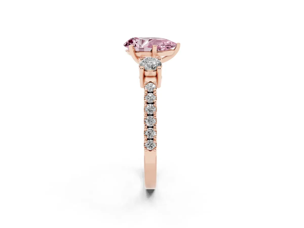 Fancy Pink Pear Cut Three-Stone Diamond Pavé Band with Prong Setting Rose gold