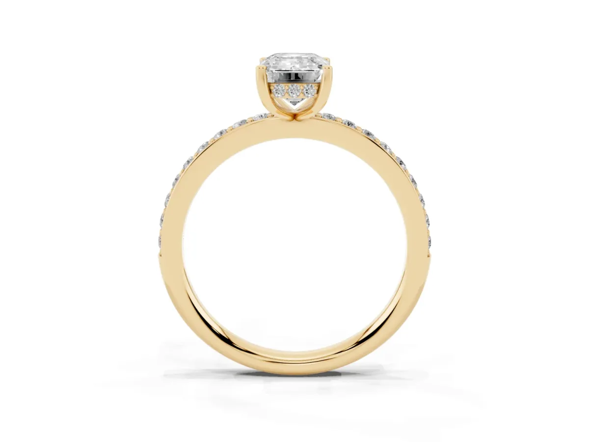 Emerald Cut Cut Diamond Pavé Band Ring with Four-Prong Setting Yellow gold