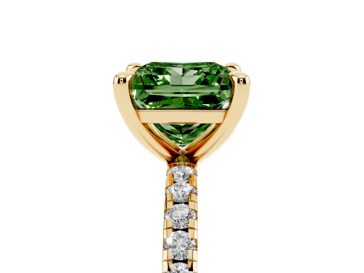 Fancy Green Princess Cut Diamond Brilliant Solitaire Ring with Pavé Band and Four-Prong Setting Yellow gold