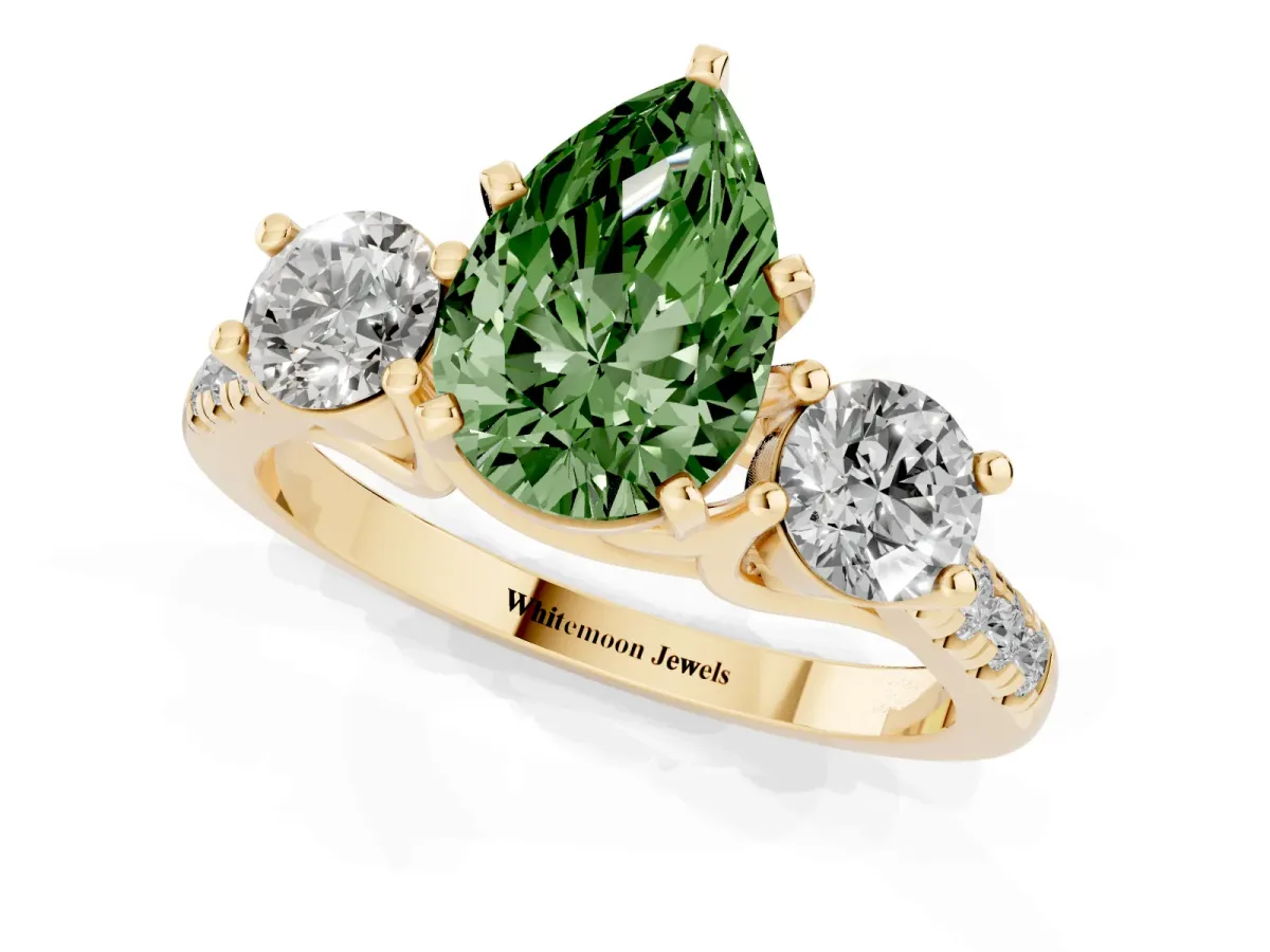 Fancy Green Three-Stone Pear Cut Diamond Pavé Band with Four-Prong Setting Yellow gold