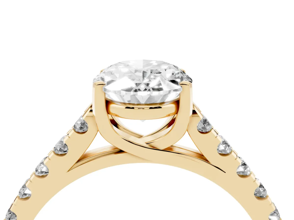Oval Cut Diamond Pavé Band Solitaire Ring with Prong Setting Yellow gold