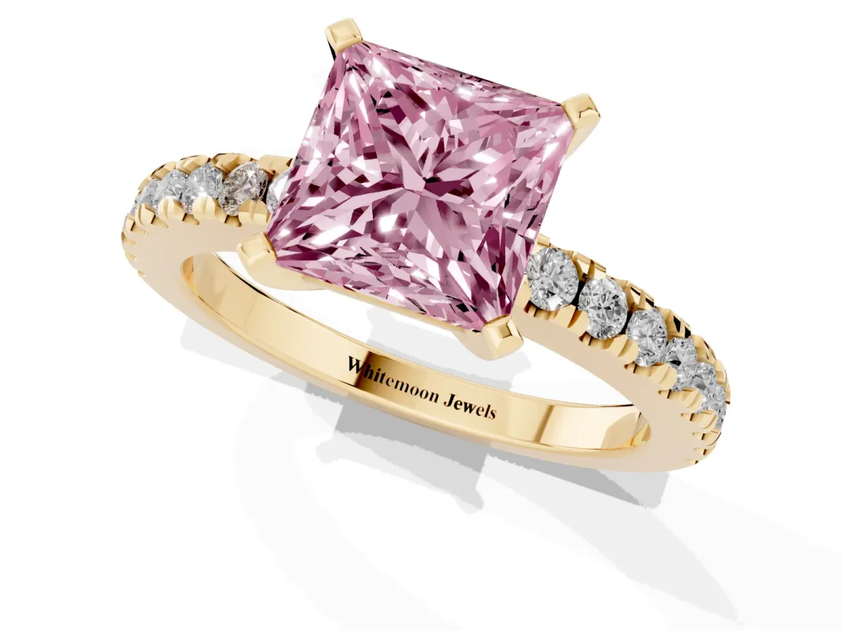 Fancy Pink Princess Cut Solitaire Diamond with Pavé Band and Four-Prong Setting Yellow gold