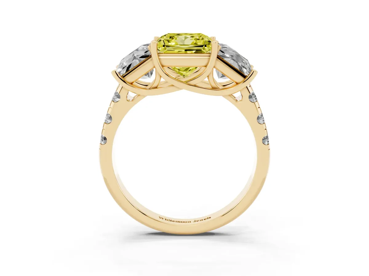 Fancy Yellow Three-Stone Princess Cut Diamond Pavé Band with Prong Setting Yellow gold