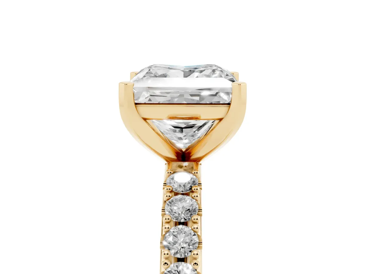 Princess Cut Diamond Solitaire Pavé Band with Four-Prong Setting Yellow gold