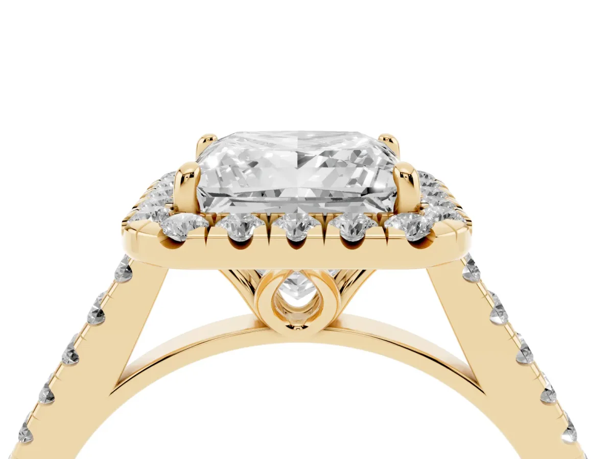 Princess Cut Halo Pavé Diamond Engagement Ring with Four-Prong Setting Yellow gold