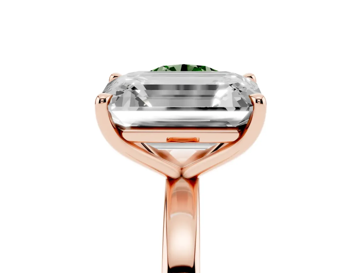 Fancy Green Round Cut and Emerald Cut Toi Moi Ring with Prong Setting Rose gold