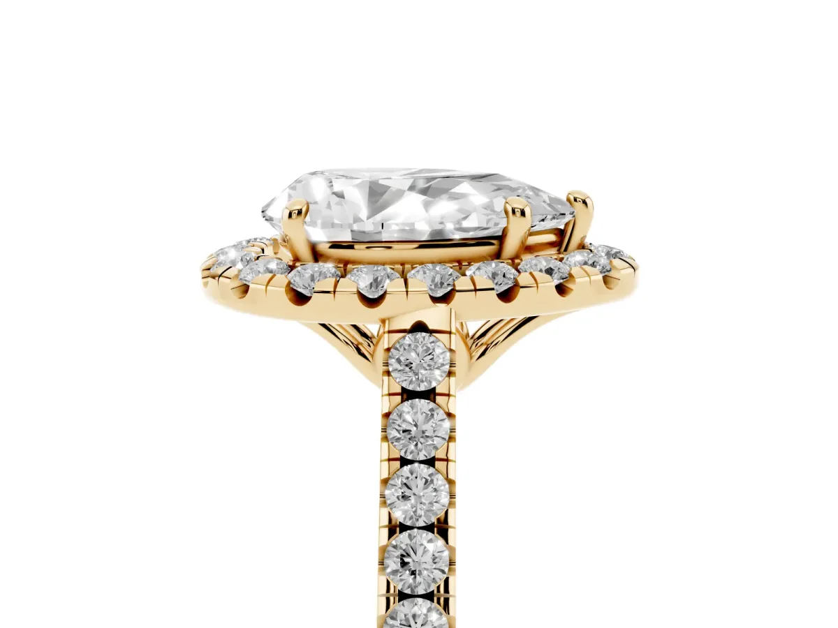 Pear Cut Halo Pavé Diamond Engagement Ring with Four-Prong Setting Yellow gold