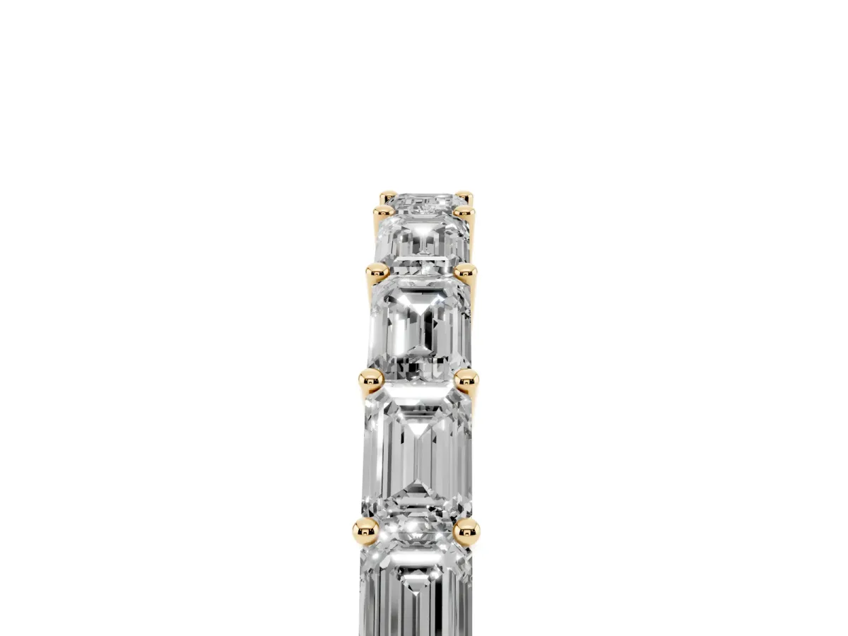 Emerald Cut Diamond Single Row Wedding Band Yellow gold