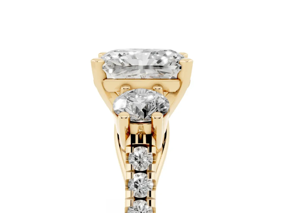 Three-Stone Radiant Cut Diamond Pavé Band with Four-Prong Setting Yellow gold