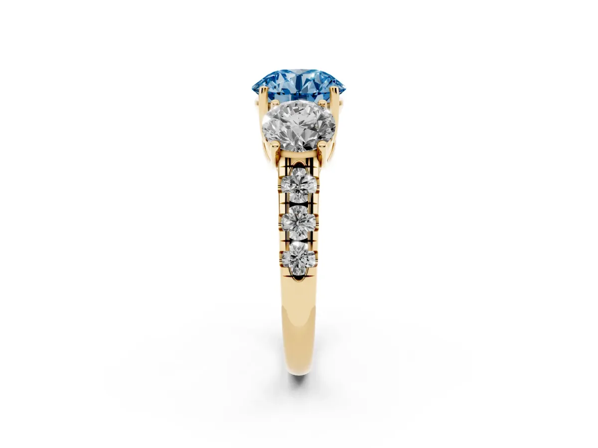 Fancy Blue Three-Stone Round Cut Diamond Pavé Band with Prong Setting Yellow gold