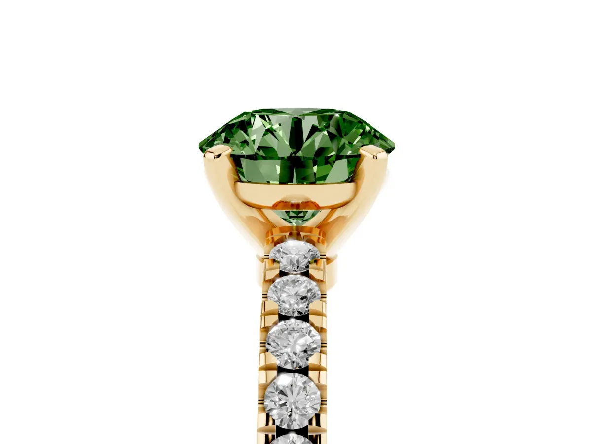 Fancy Green Round Cut Solitaire Diamond with Pavé Band and Four-Prong Setting Yellow gold