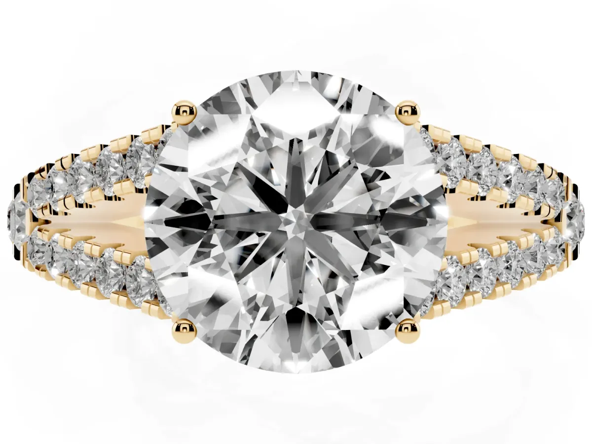 Round Cut Diamond Split Shank Pavé Engagement Ring with Four-Prong Setting Yellow gold