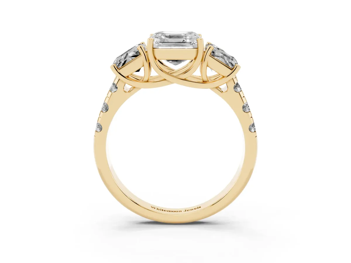 Three-Stone Asscher Cut Diamond Pavé Band with Prong Setting Yellow gold