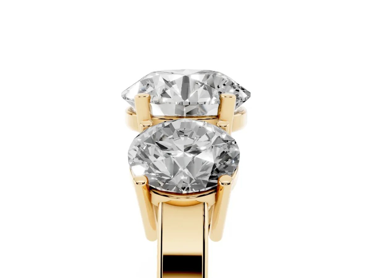 Three-Stone Round Cut Cut Diamond Engagement Ring with Flat Band and Four-Prong Setting Yellow gold