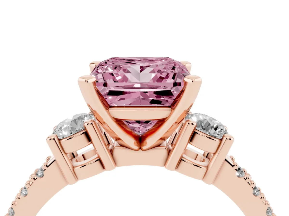 Fancy Pink Princess Cut Three-Stone Diamond Pavé Band with Prong Setting Rose gold