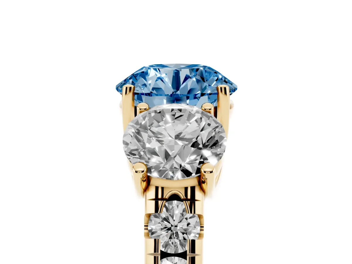 Fancy Blue Three-Stone Round Cut Diamond Pavé Band with Prong Setting Yellow gold