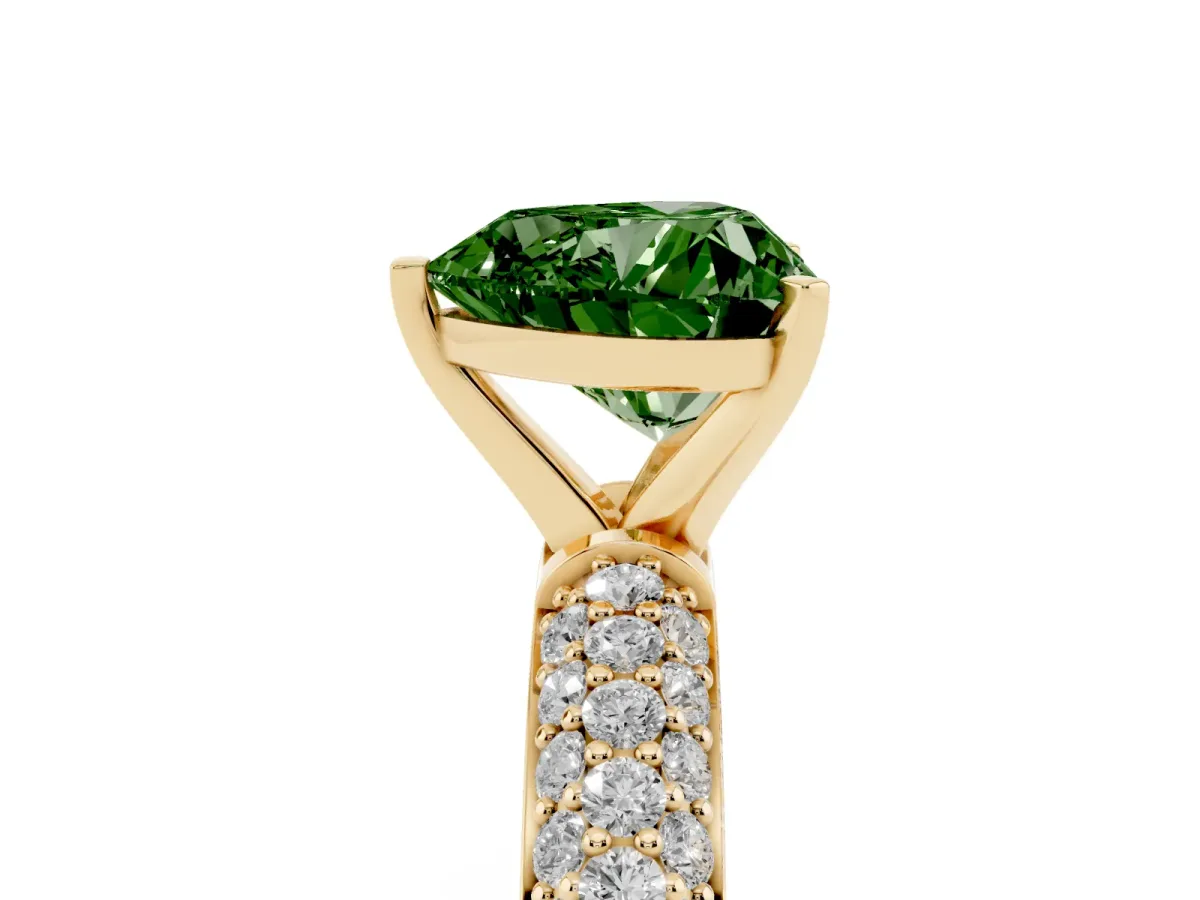 Fancy Green Heart Cut Diamond Solitaire Ring with Prong Setting and Pavé Band Yellow gold
