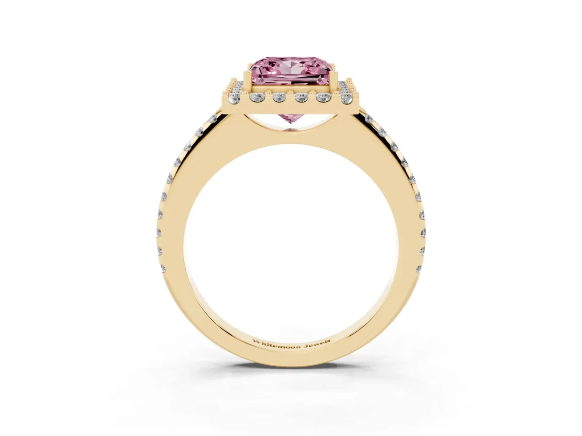 Fancy Pink Princess Cut Diamond Pavé Halo Ring with Four-Prong Setting Yellow gold