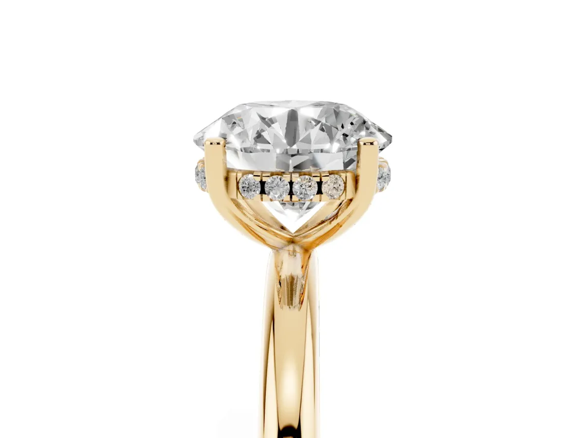 Round Cut Cut Solitaire Engagement Ring with Four-Prong Setting and Classic Band Yellow gold