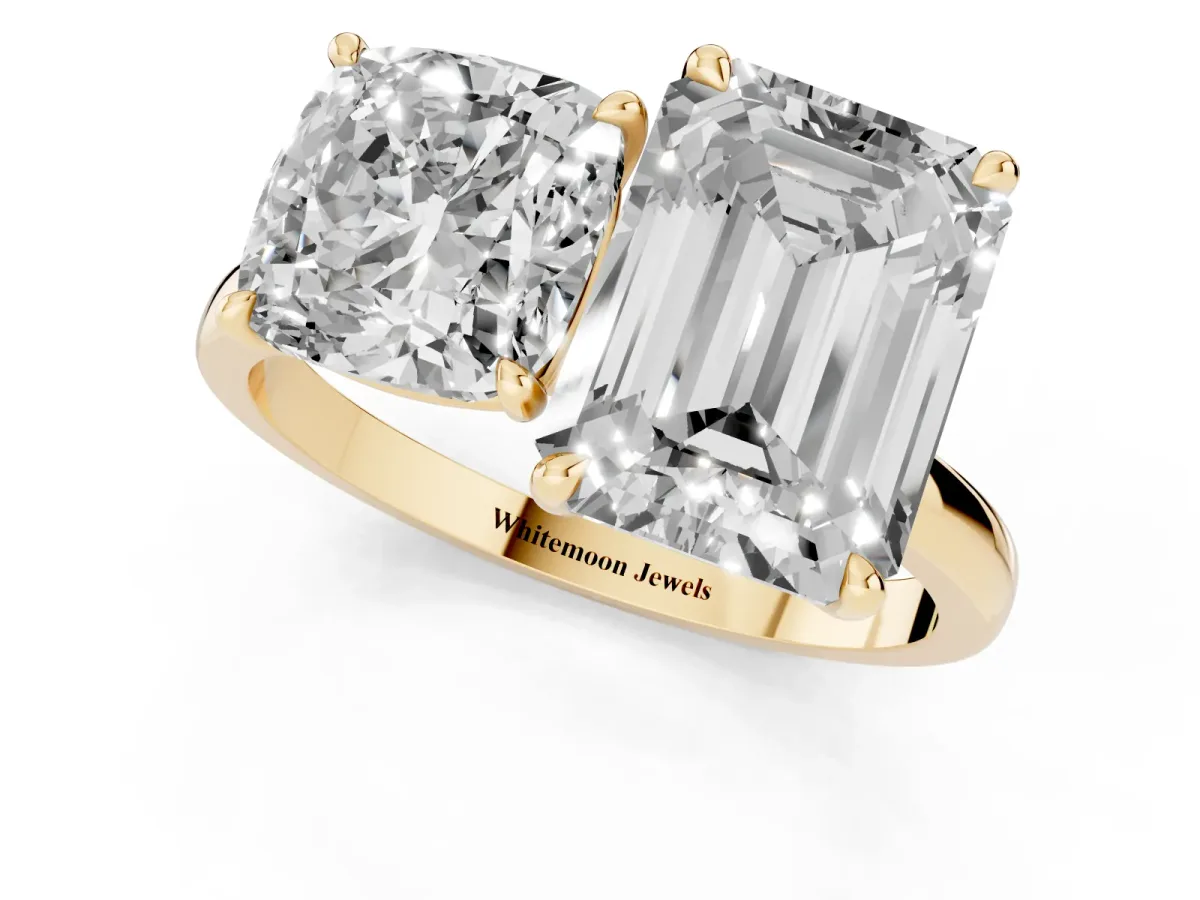 Cushion Cut and Emerald Cut Toi Moi Ring with Prong Setting Yellow gold