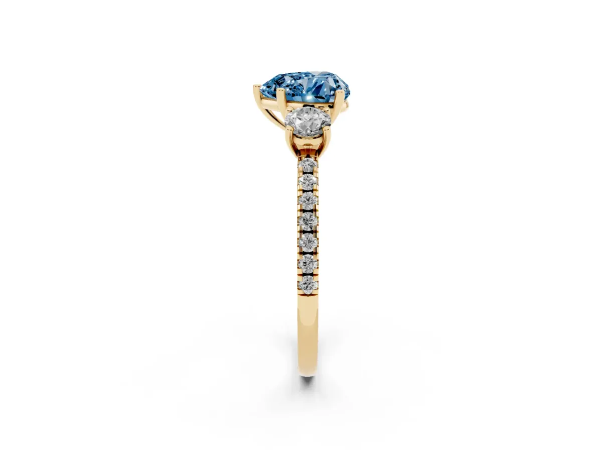 Fancy Blue Three-Stone Heart Cut Cut Diamond Pavé Band with Prong Setting Yellow gold