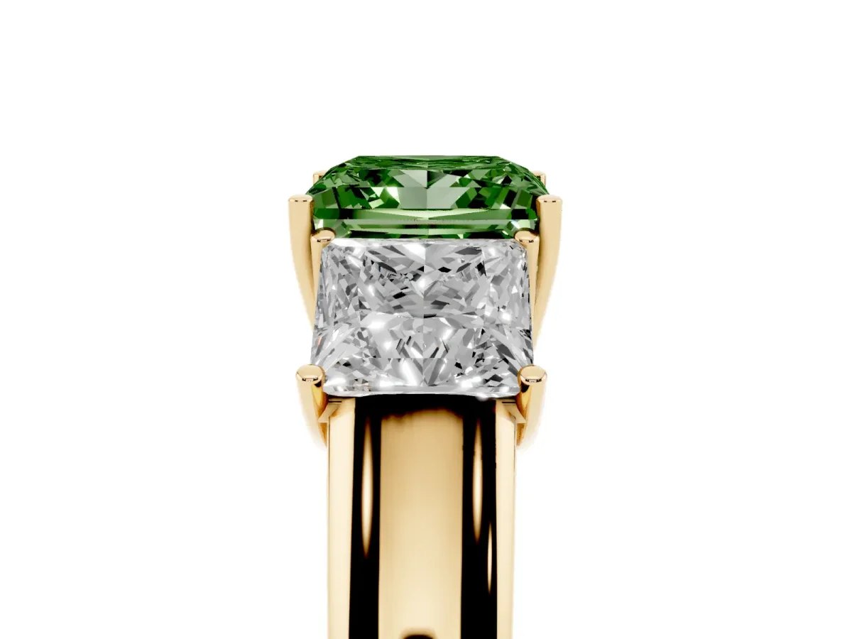 Fancy Green Three-Stone Princess Cut Cut Diamond Ring with Prong Setting and Classic Band Yellow gold