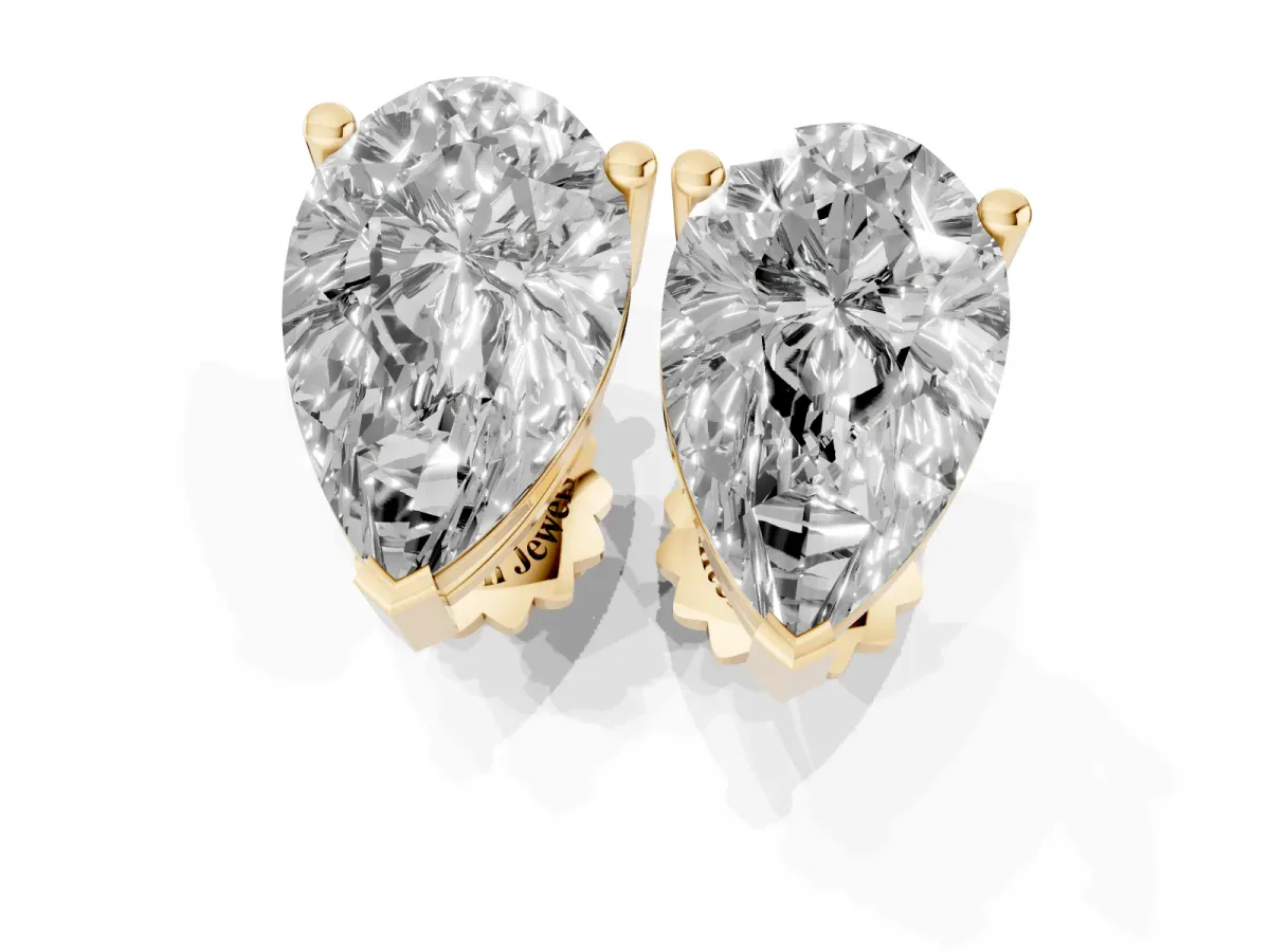 Pear Cut Diamond Stud Earrings Yellow gold