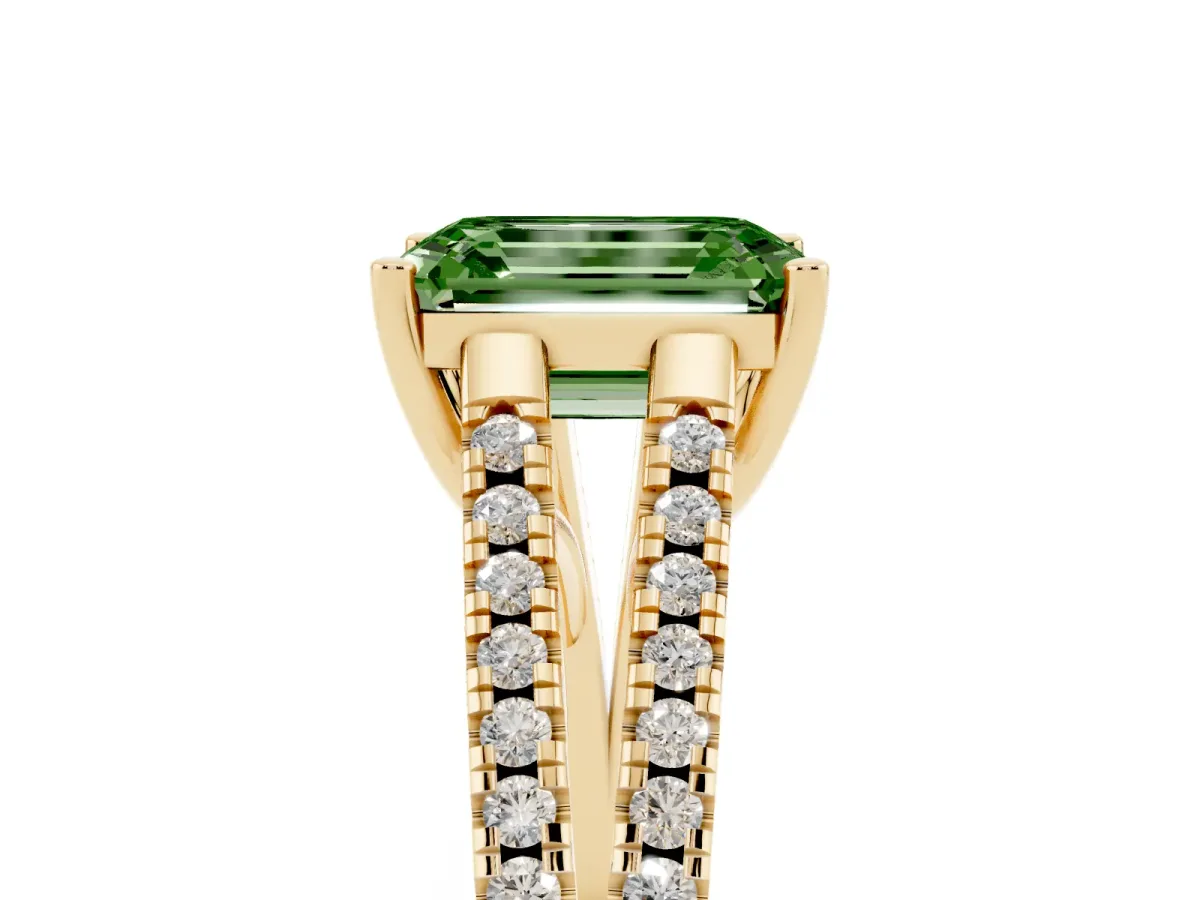 Fancy Green Emerald Cut Diamond Solitaire Engagement Ring with Split Shank Pavé Band Yellow gold