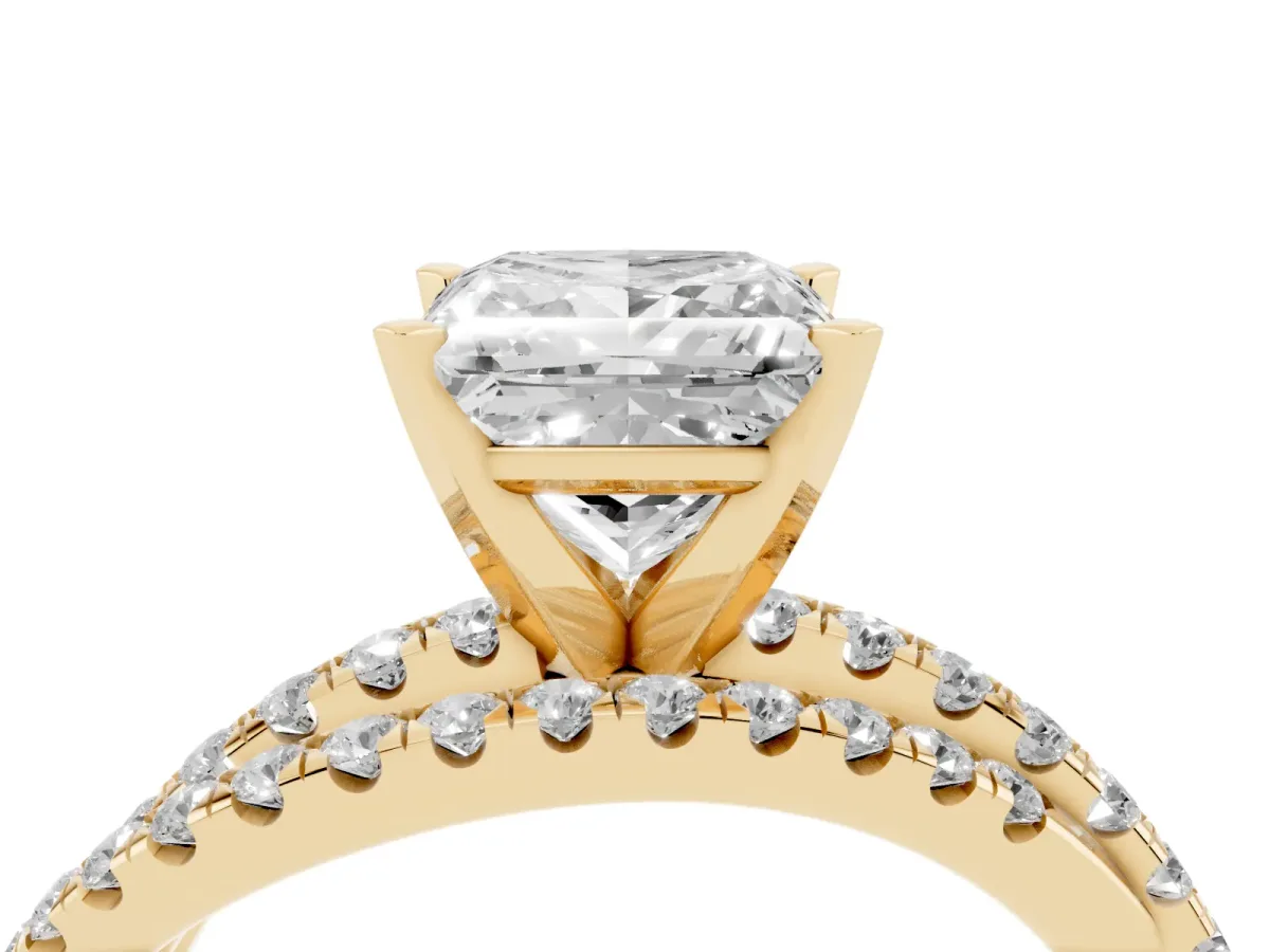 Princess Cut Solitaire Twist Band with Pavé Setting and Four-Prong Setting Yellow gold