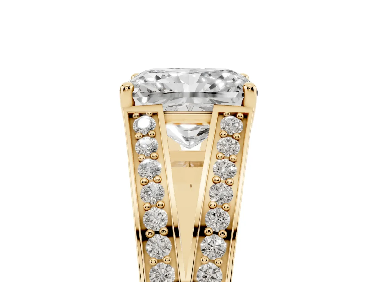 Radiant Cut Diamond Split Shank Ring with Pavé Band and Four-Prong Setting Yellow gold