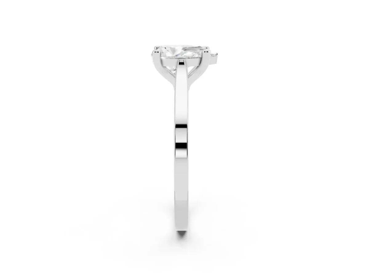 Pear Cut Solitaire Diamond Ring with Four-Prong Setting and Tapered Band Platinum