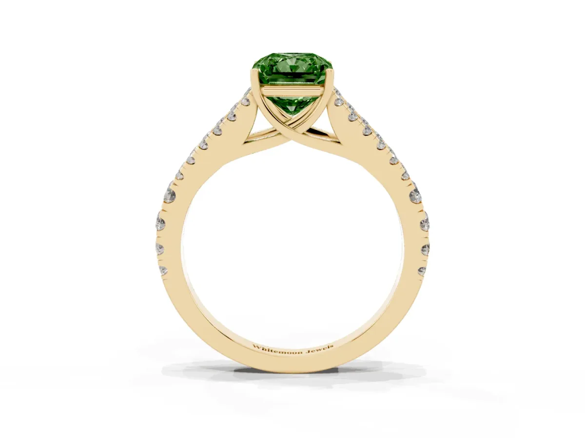 Fancy Green Radiant Cut Diamond Split Shank Pavé Engagement Ring with Four-Prong Setting Yellow gold