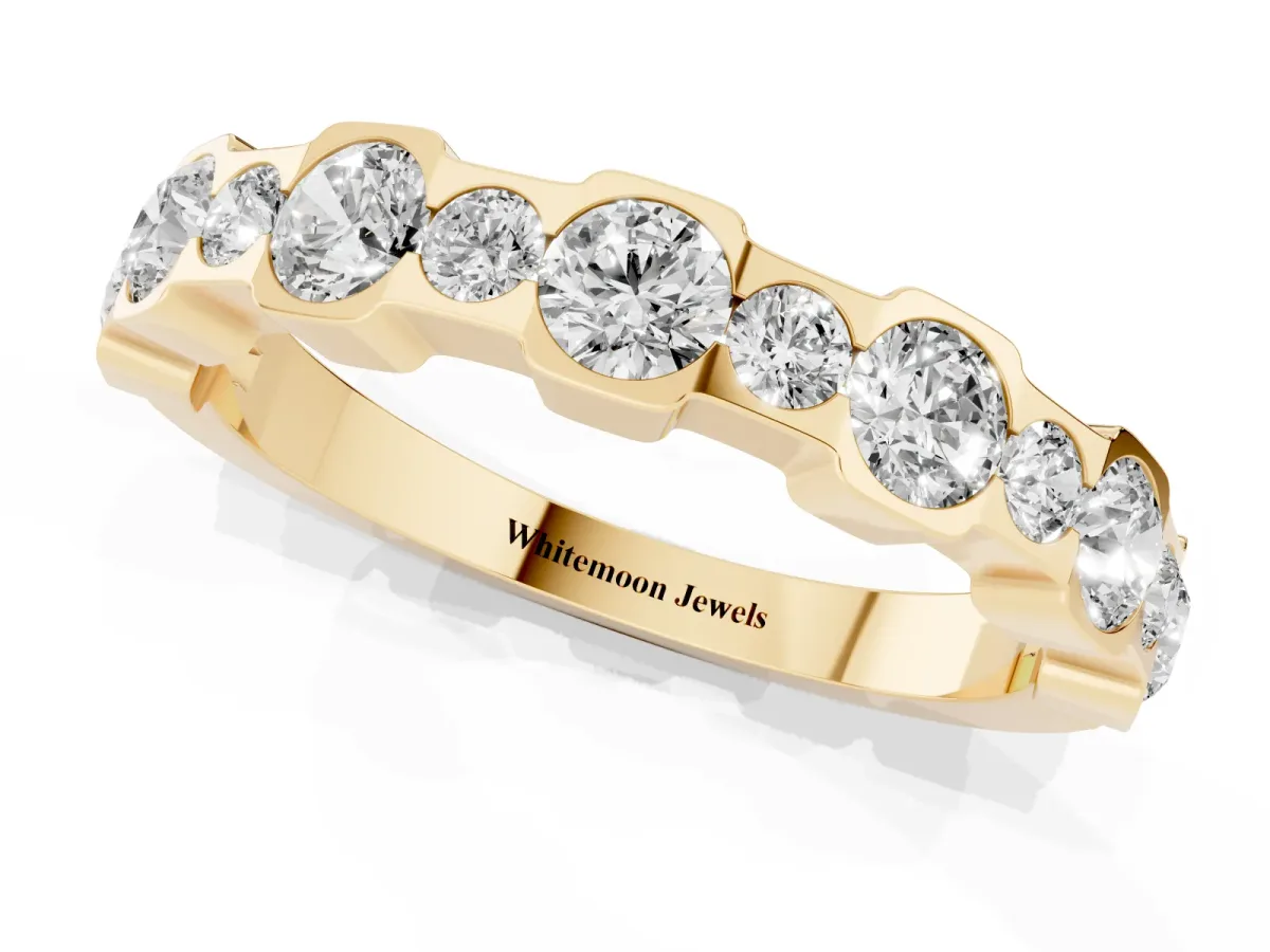 Round Diamond Promise Ring with Round Diamond Accents Yellow gold