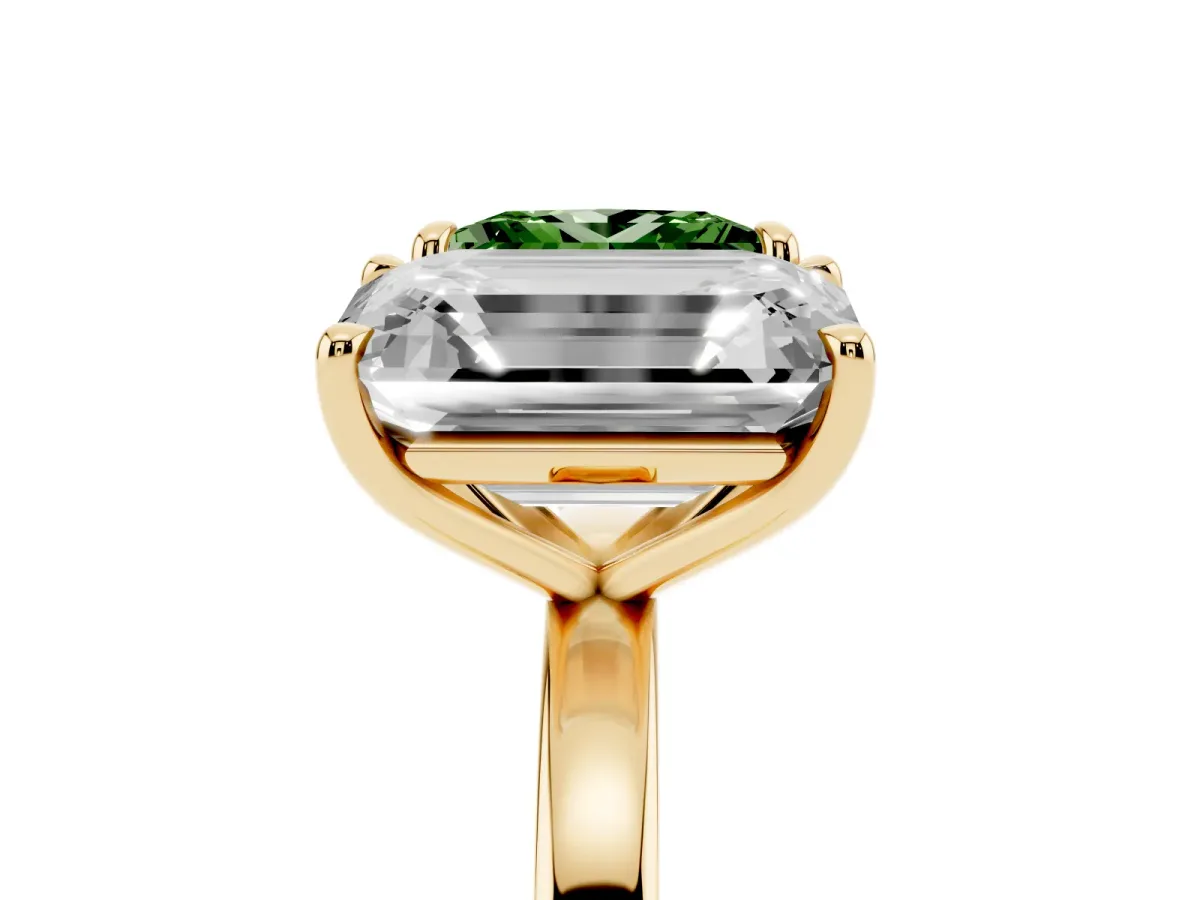 Fancy Green Princess Cut and Emerald Cut Toi Moi Ring with Prong Setting Yellow gold