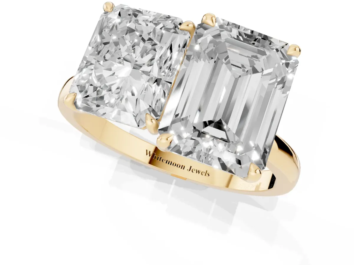 Radiant Cut and Emerald Cut Toi Moi Ring with Prong Setting Yellow gold